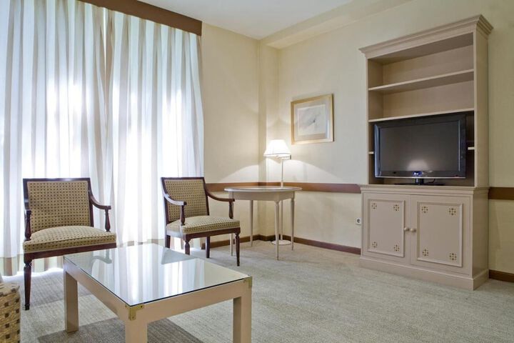 Room 15 of 24