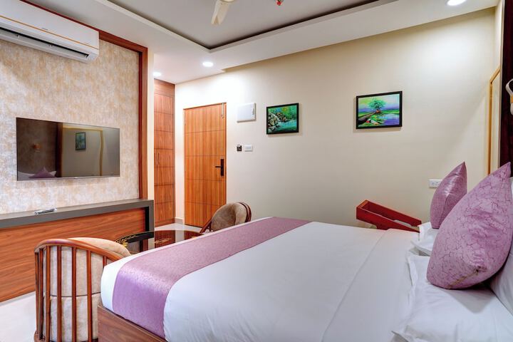 Room 5 of 30