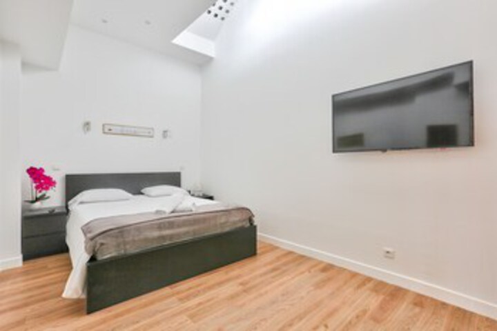 Room 14 of 15