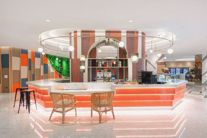 Entrance & Lobby