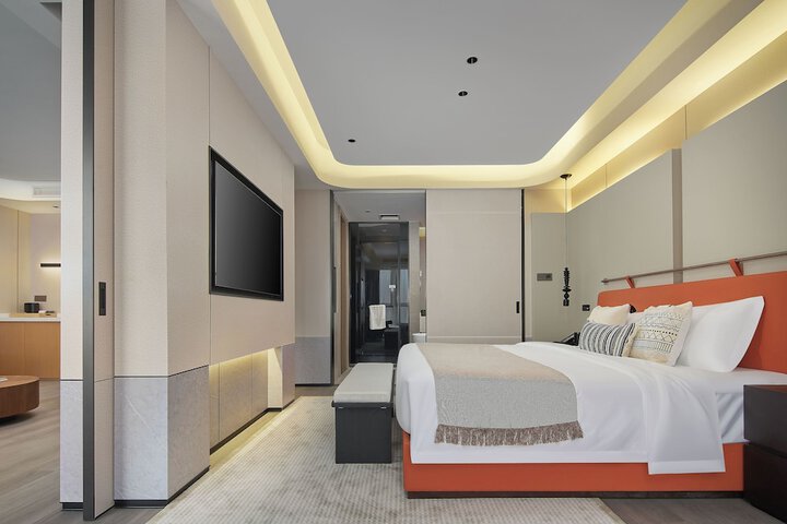 Room 50 of 96