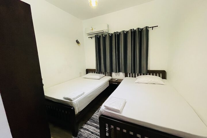 Room 4 of 108