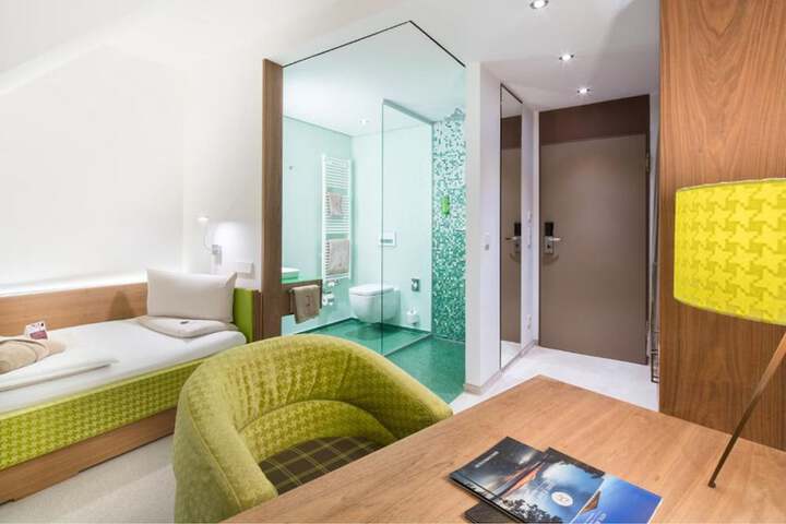 Room 8 of 52