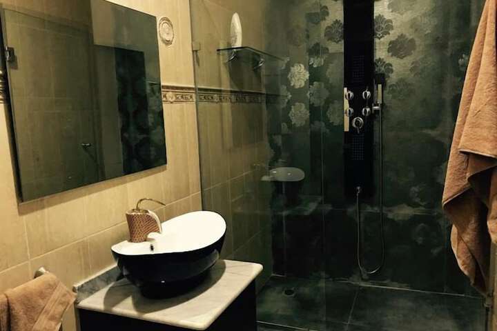 Room 14 of 37