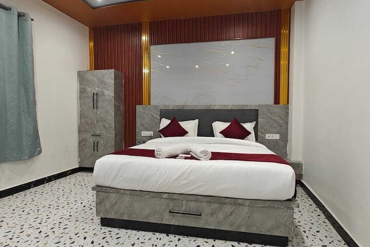 Room 8 of 39