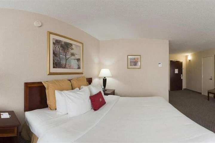 Room 5 of 16