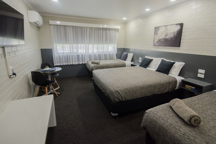 Room 4 of 41