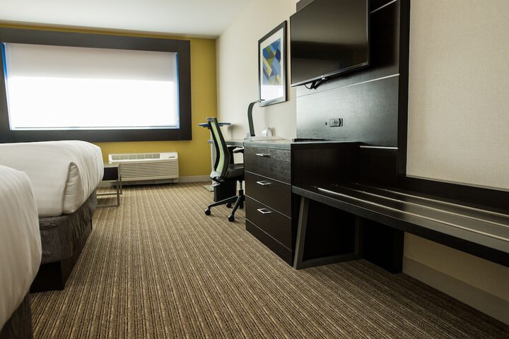 Standard 2 Queen Beds Accessible (11 of 19)