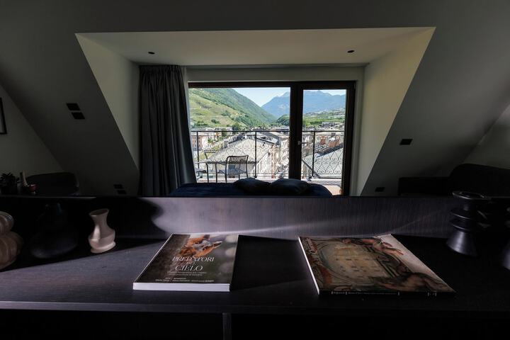 Room 26 of 106