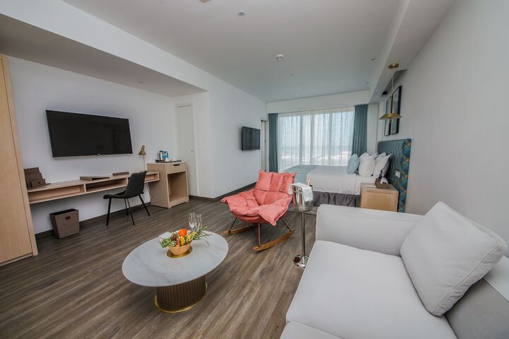 Room 10 of 40