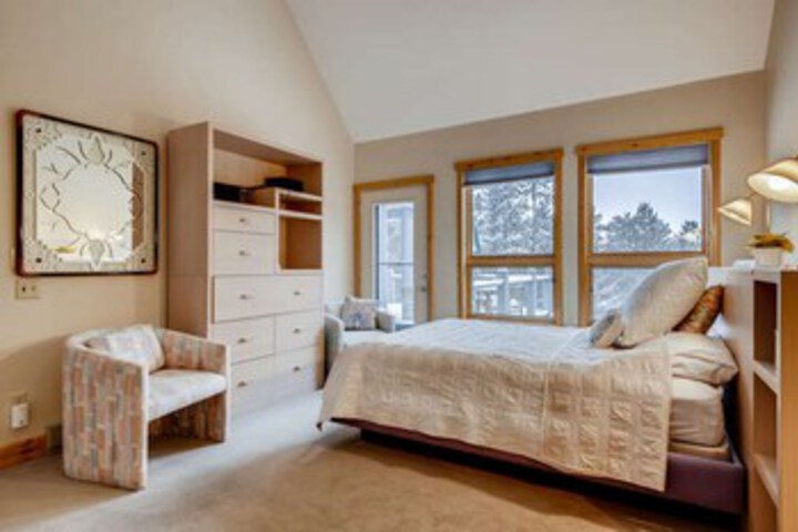 Room 34 of 38