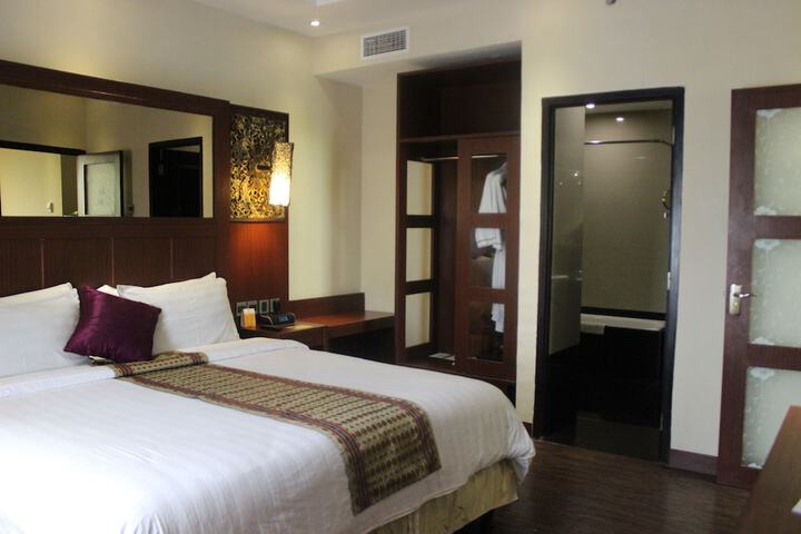 Room 25 of 63