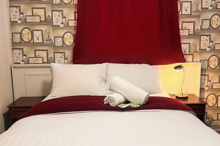 Room 10 of 21