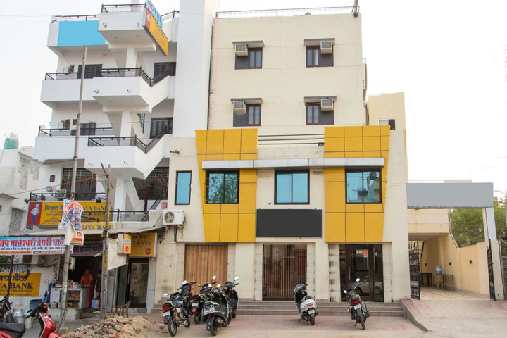 OYO ROOMS HIRAN MAGRI SECTOR 1