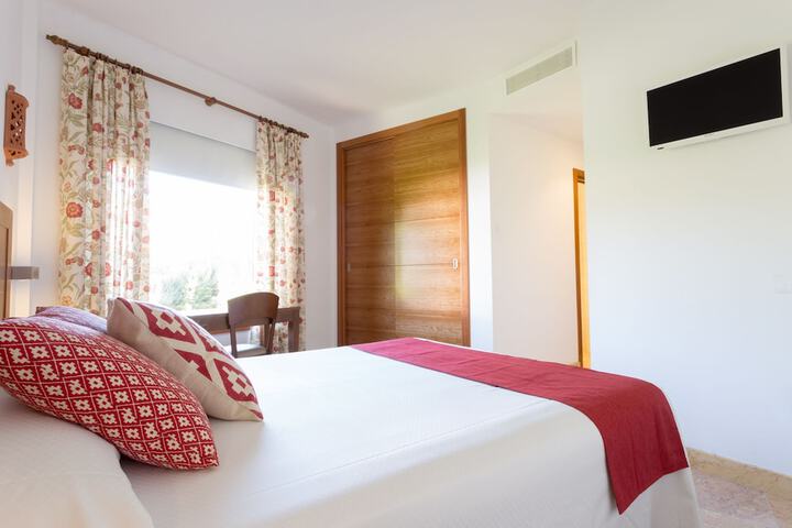 Room 10 of 76