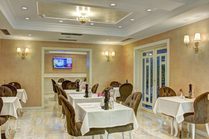 Guest Lobby
