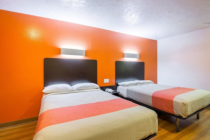 Room 8 of 31