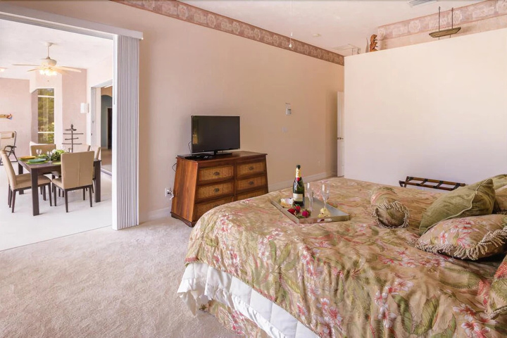 Room 5 of 23