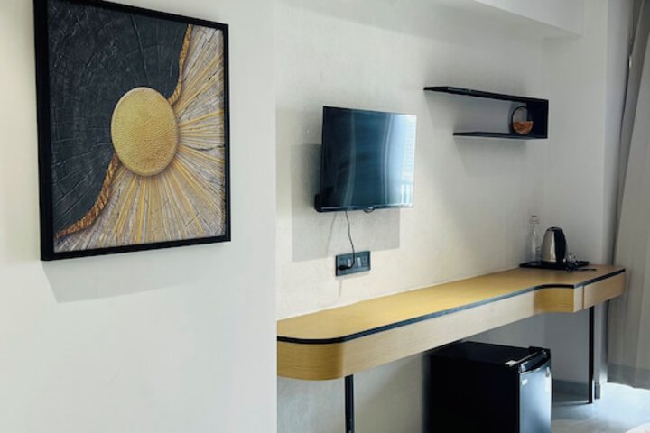 Room 8 of 20
