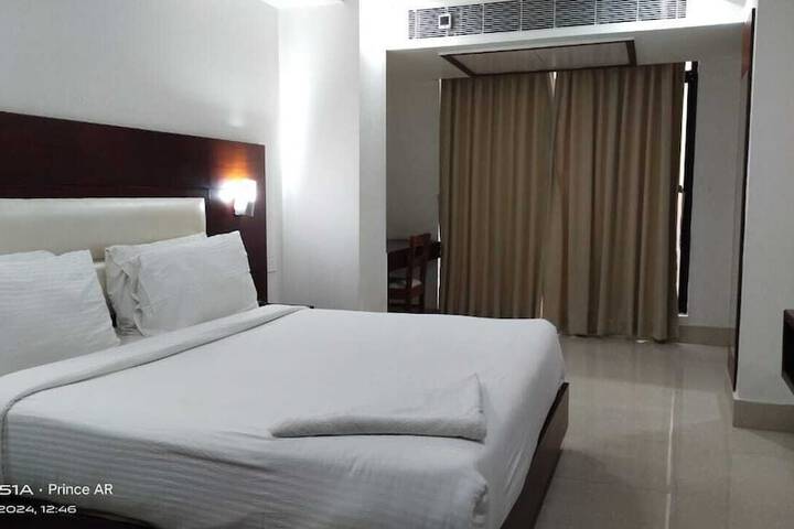 Room 3 of 7