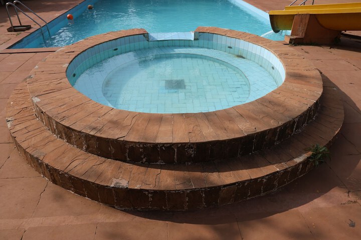Pool 34 of 84