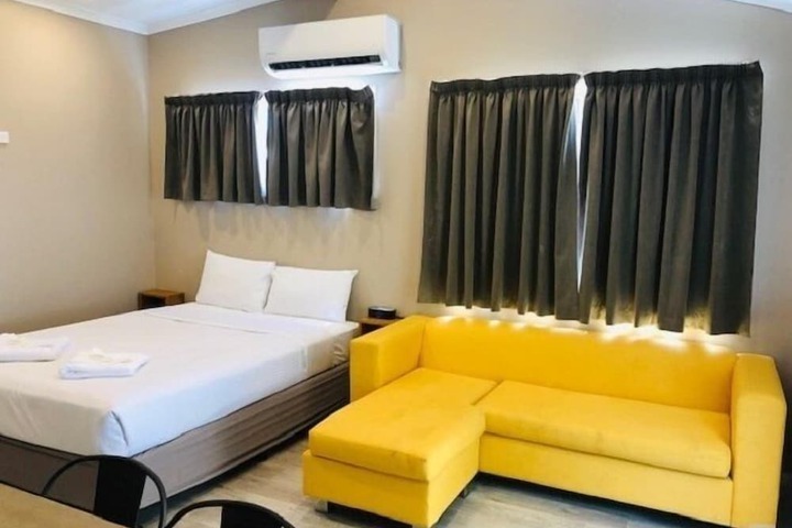 Room 12 of 38