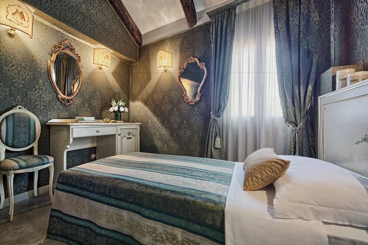 Room 29 of 54