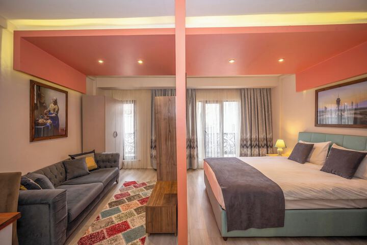 Room 93 of 158