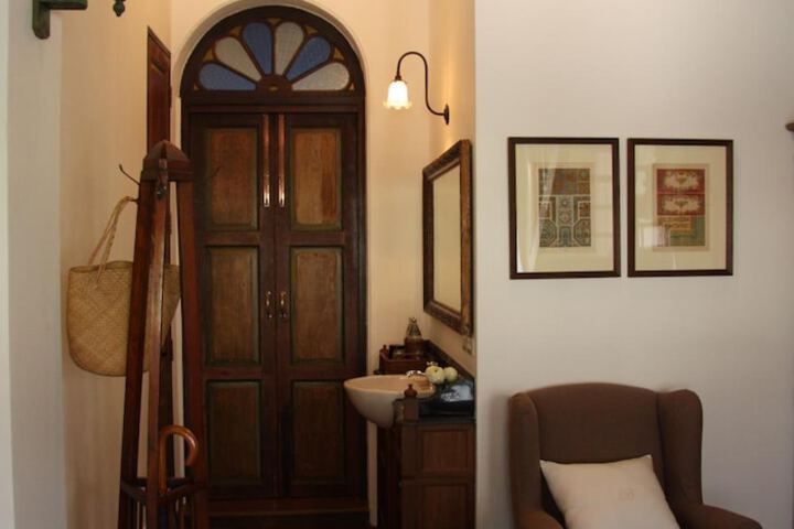 Room 13 of 40