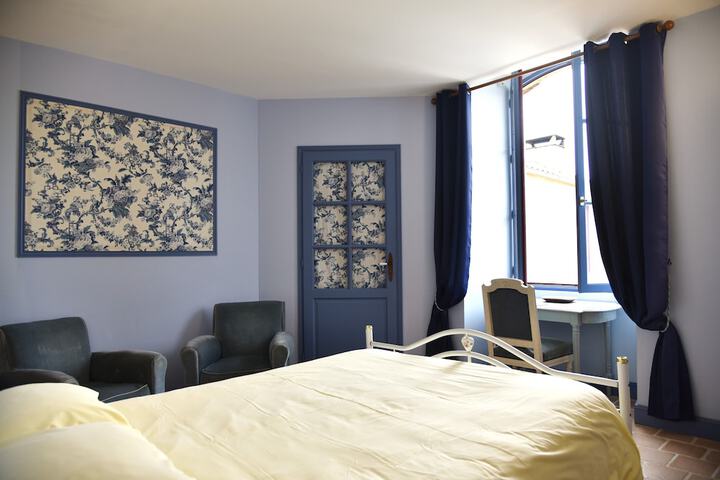 Room 5 of 17