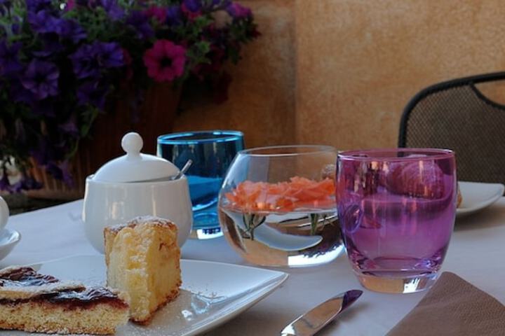 Dining 37 of 60