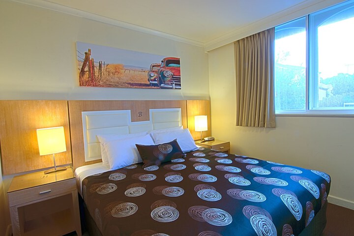 Room 2 of 48