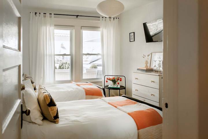 Room 15 of 36