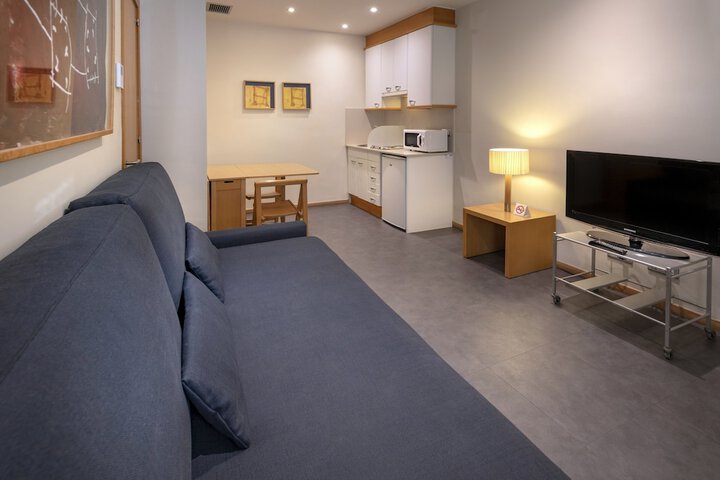 Room 21 of 40