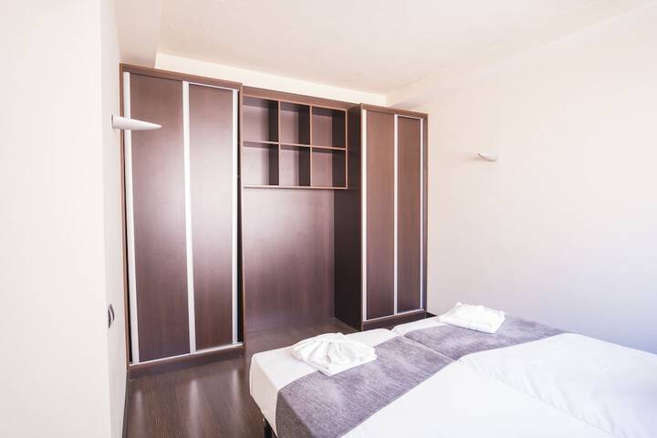 Room 46 of 91