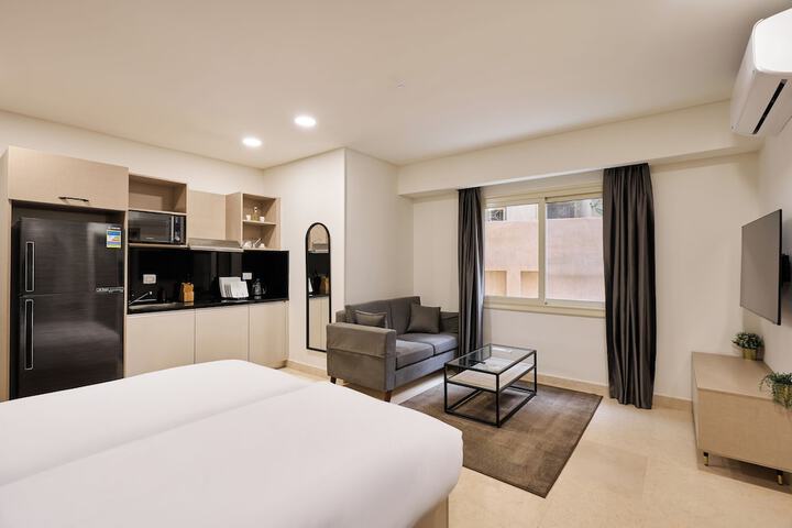 Room 15 of 16