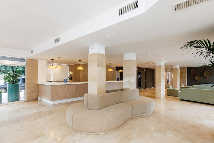 Hotel Interior 8 of 149
