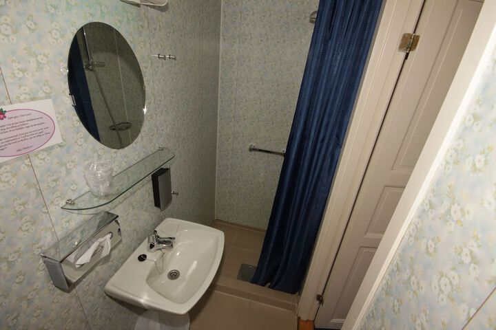 Room 47 of 74