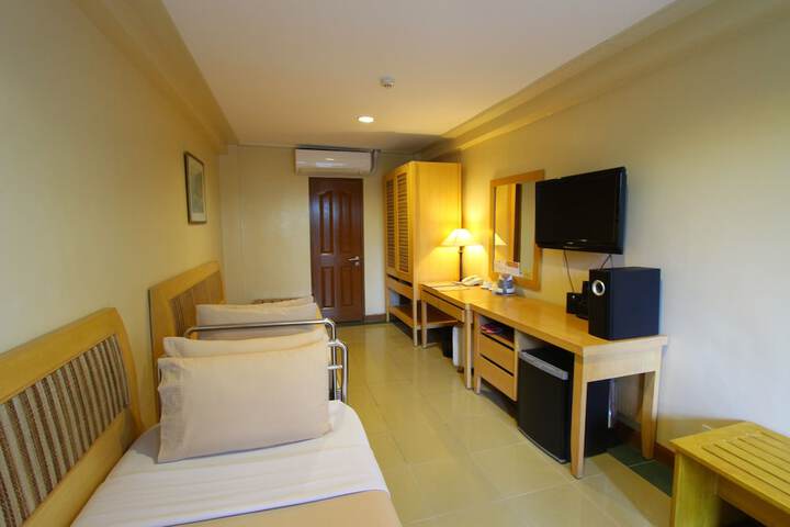 Room 7 of 29