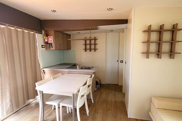 Room 27 of 117