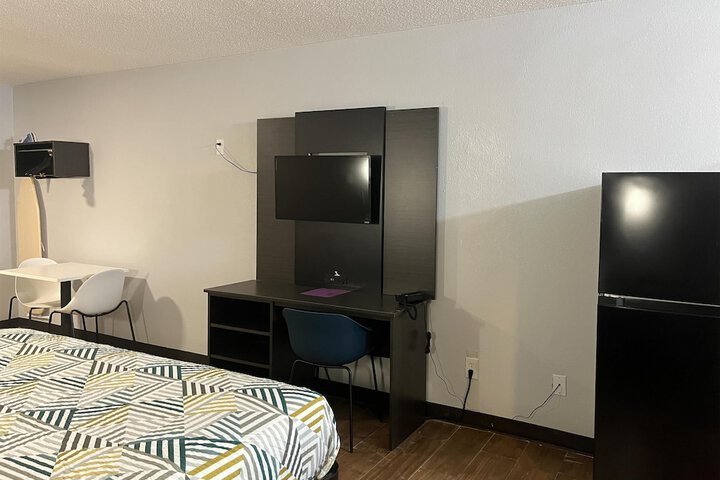 Room 5 of 25