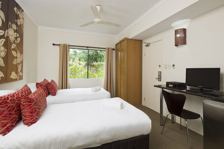 Room 3 of 36