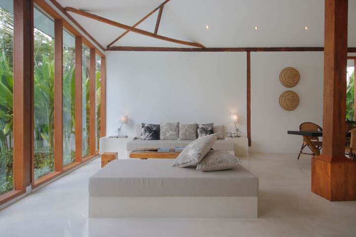 Room 4 of 78