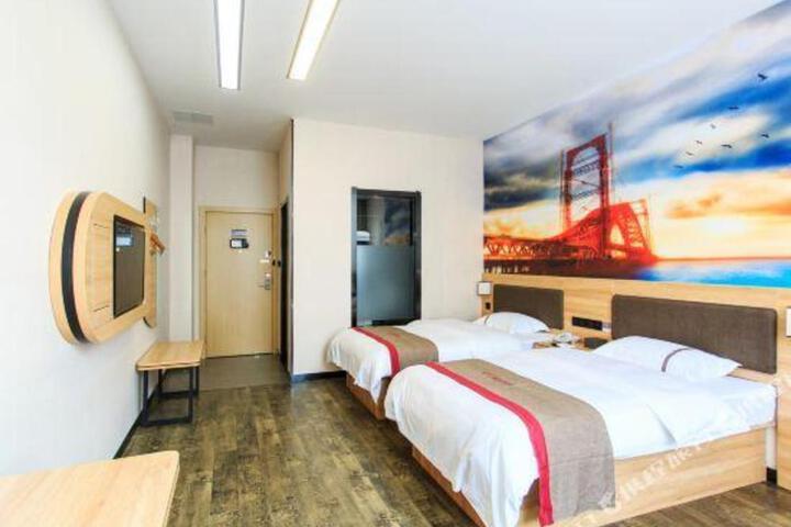 U hotel（JIANGYIN KONGLONGYUAN ZHENCHENGLUDIAN）