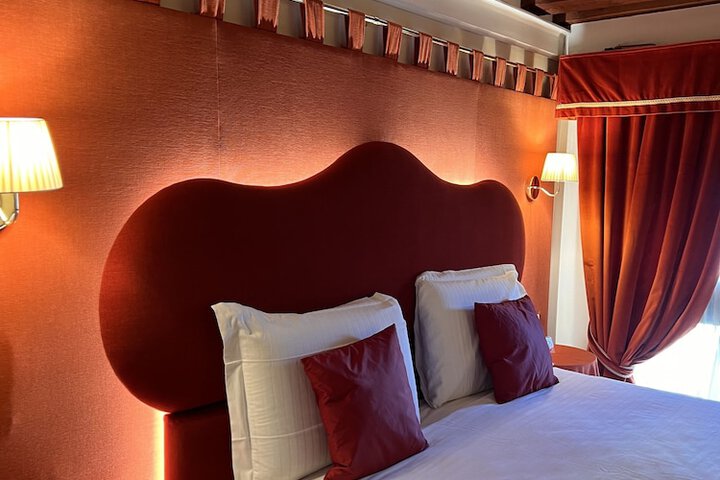 Room 111 of 290
