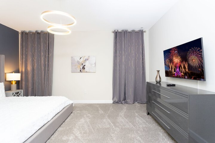 Room 82 of 119