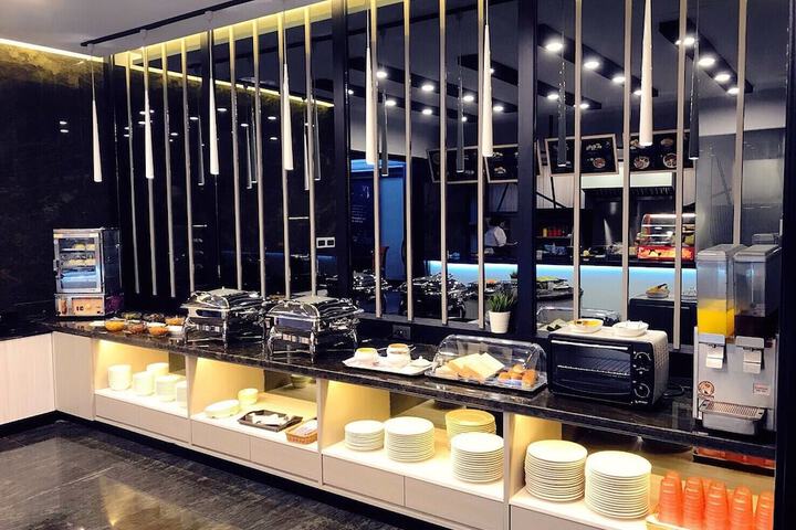 Dining 193 of 216