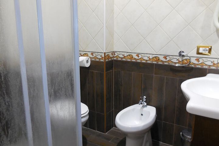 Room 7 of 75