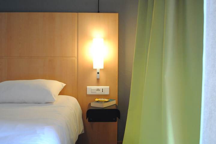 Room 5 of 73