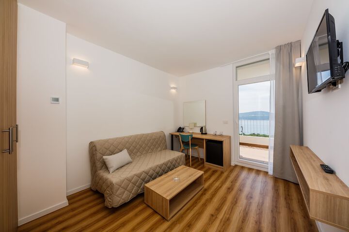 Room 15 of 61